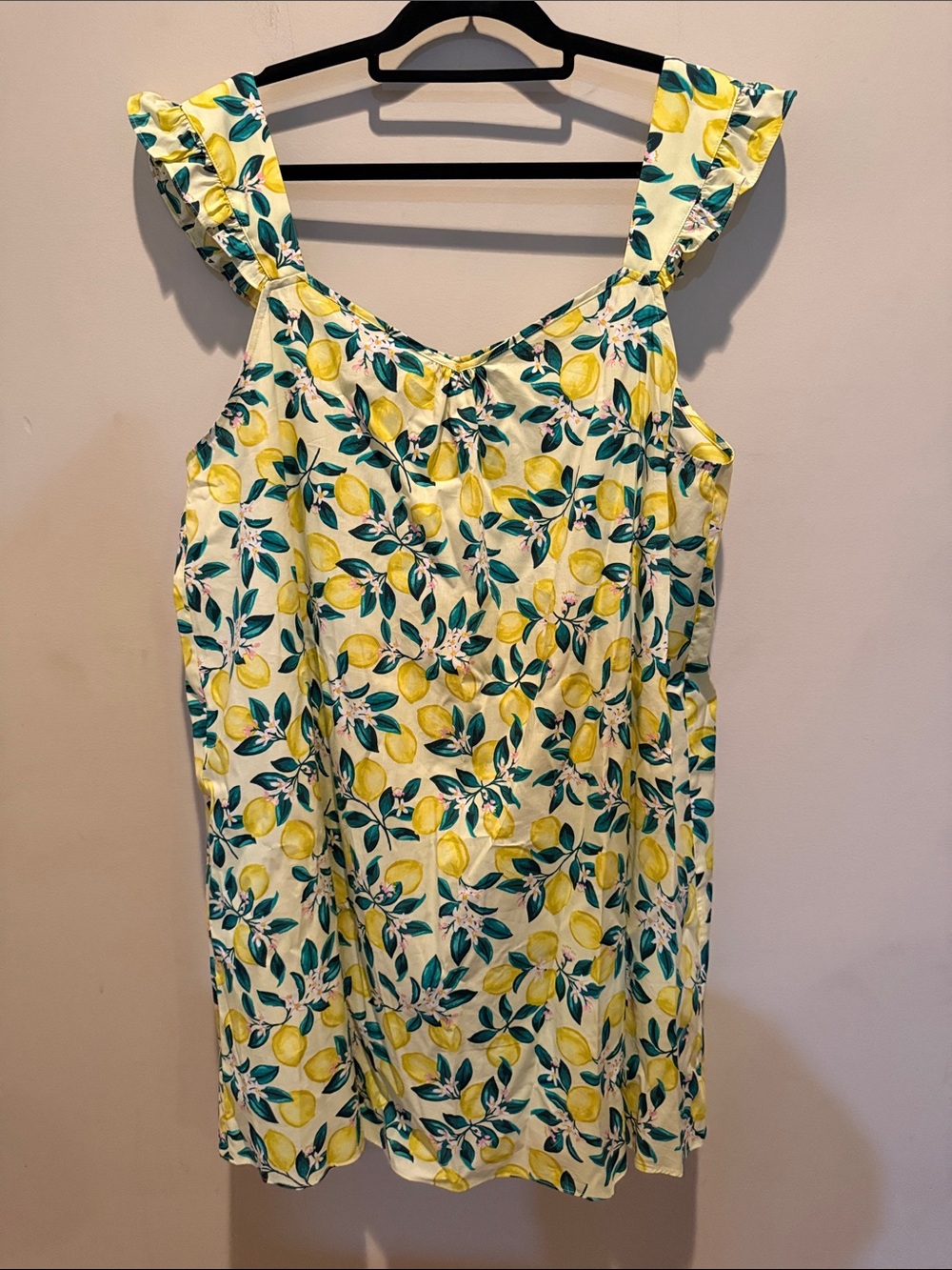 Lemon Print Ruffle Strap Nigh Gown. (New without tag - never worn!)